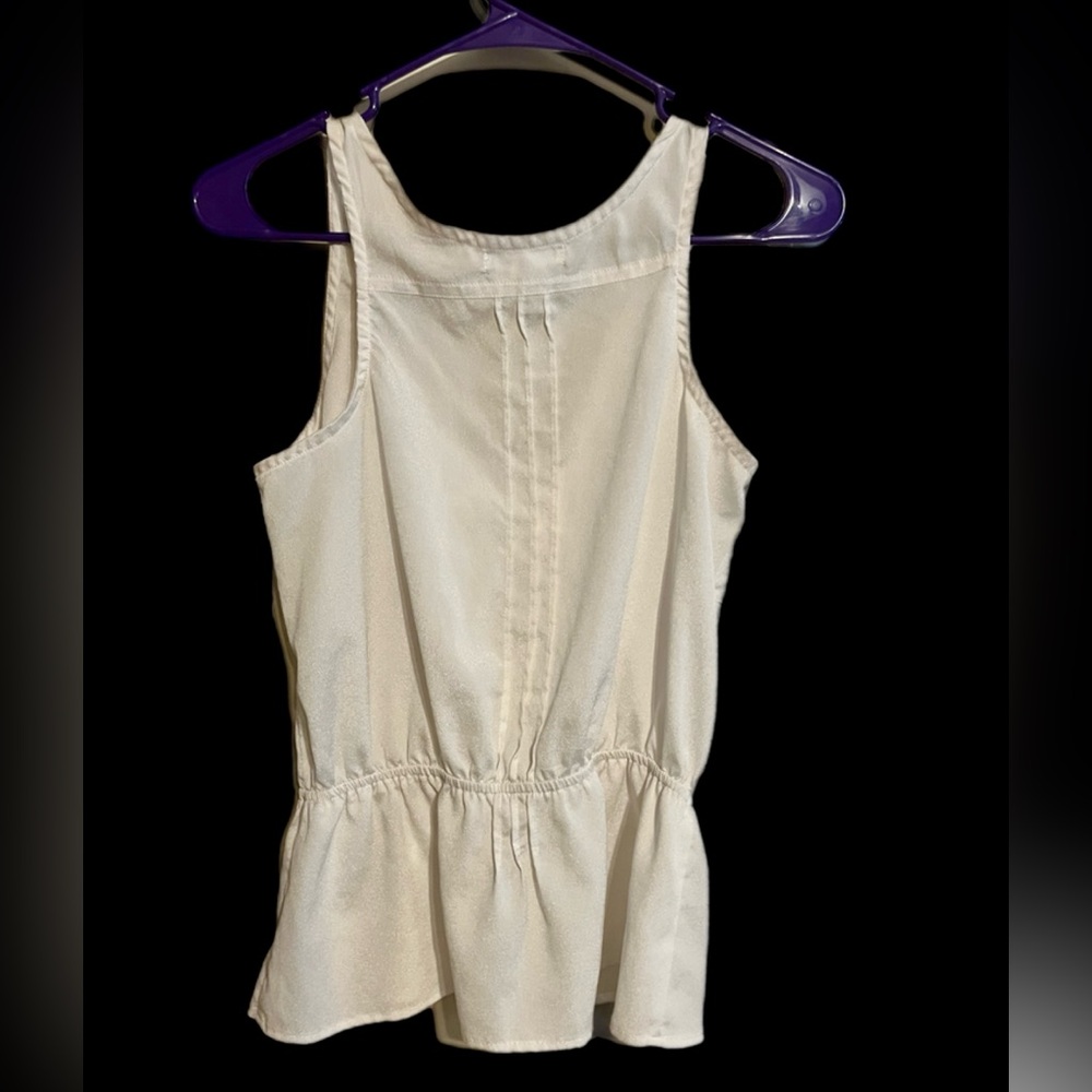 BODY CENTRAL Women's Size Medium White Scoop Neck Sleeveless Ruffle Top - Picture 2 of 3